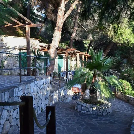 Hotel Club Torre Capovento 3*