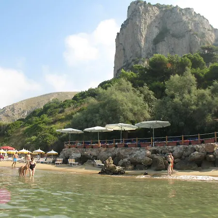Hotel Club Torre Capovento 3*